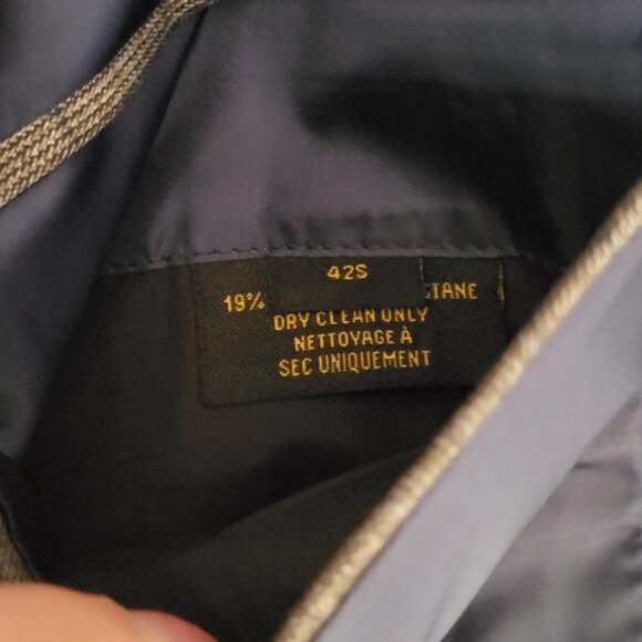 Suit - Picture 5 of 6